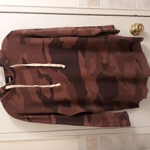 Monrow L/S hoodie tunic Burgundy camo printed sweatshirt, Small
